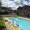 Espaço com piscina em Teresópolis.