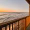 Oceanfront: Beach, Sand and Views at Coral Reef!