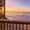 Oceanfront: Beach, Sand and Views at Coral Reef!