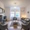 Large pretty holiday cottage by the sea sleeps 10
