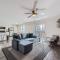 Your Modern 2B Getaway - W/D, Pool, Prkg - 10min to DTWN - Austin