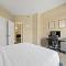 Venice Marina Pool and Spa Luxury Condo
