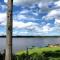 Toledo Queen Lakefront Custom 4 BR Home, Boathouse - Alliance