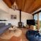 TJs Tree House with Ocean Views