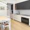 Beach luxury retreat- 2 bedroom, 2 bathroom, shops, pet friendly, parking