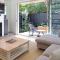 Beach luxury retreat- 2 bedroom, 2 bathroom, shops, pet friendly, parking