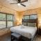 NEW 8BR Pool Cabin w Hot Tub & Arcade Room HL