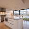 QT Paradise: Panoramic Views & Elegant Comfort