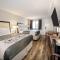RIVER OAK INN