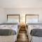 RIVER OAK INN