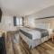 RIVER OAK INN