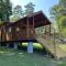 Serene 1BR Cabin near NC Z00 with Loft & Waterview - 阿什伯勒