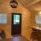 Serene 1BR Cabin near NC Z00 with Loft & Waterview - 阿什伯勒