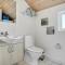 6 Bedroom Amazing Home In Idestrup