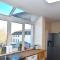 City-Dach-Apartment mit Loggia - Balkon - Kamin