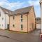 Bracknell - 4 Bedroom House - With Driveway, Garden & Garage