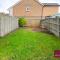 Bracknell - 2 Bedroom Home With Garden & Parking - Easthampstead