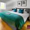Wokingham - 2 Bedroom Maisonette - With Parking