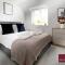 Wokingham - 2 bed House with garden