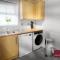 Wokingham - 2 Bedroom Ground Floor Flat - With Parking