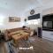 Spacious 6-bed With Large Patio And Free Parking