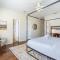 Modern Haven with King Suite and Impeccable Location Modern Haven with King Suite and Impeccable Location