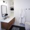 Modern Home,10min to Downtown, 15min walk to Five Points, Sleeps 6! - Nashville