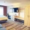 Holiday Inn Express & Suites La Porte by IHG