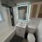 Spacious Retreat Near Convention Centers home - ديس بلينز
