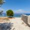 Elegance Villa: Classy Paradise w/ a private beach