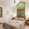 Pocono Chalet / 4 BDRMS / Fireplace