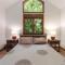 Pocono Chalet / 4 BDRMS / Fireplace