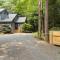 Pocono Chalet / 4 BDRMS / Fireplace