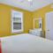 Splash Inn Lower Unit: Heated Pool & Walk to Beach