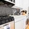 26-4A New Studio prime 20's W D Shared Courtyard - نيويورك