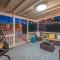 Game Room, Pool & Fire Pit At The Medical Center - 圣安东尼奥