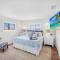Central condo with pool and short walk to restaurants Central condo with pool and short walk to restaurants