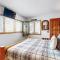 4 Bed 4 Bath Studio Apartment in Fraser
