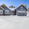 New Mountain Bluebird - walk to lake, golf, and town - game rm - family friendly - sleeps 14 - Cascade