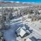 New Mountain Bluebird - walk to lake, golf, and town - game rm - family friendly - sleeps 14