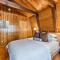 Pet & Kid Friendly Cozy Cabin, BBQ, Firepit, Outdoor Dining, Forest Views - ليك أروهيد