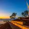 Deluxe King Studio + top floor sea views - Emu Park