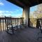 Modern Comfort: Updated Cozy Condo in Indian Point - Branson