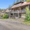 Where We Roam Log Cabin with Mountain Views - 凯洛格