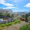 Golden Hills Farm Cottage with Swimming Pool