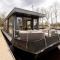 Houseboat - Paviljoenwei 4 - Sneek (Offingawier) 'Boatique Sneek' - Offingawier