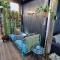 Raglan West Retro Beach Vibe Accommodation