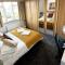 Green Haven Villa - 4BR Spacious House with Hot tub, Ample Parking, Air Condition, WIFI, Netflix, Patio & Garden
