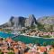 Holiday home in Omis with terrace, air conditioning, WiFi, washing machine 5202-1