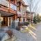Fitzsimmons Walk by Outpost Whistler - Вістлер